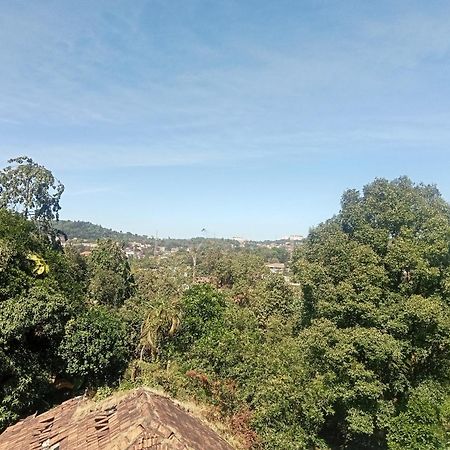 Eshwarkrupa Homestay Madikeri Bagian luar foto