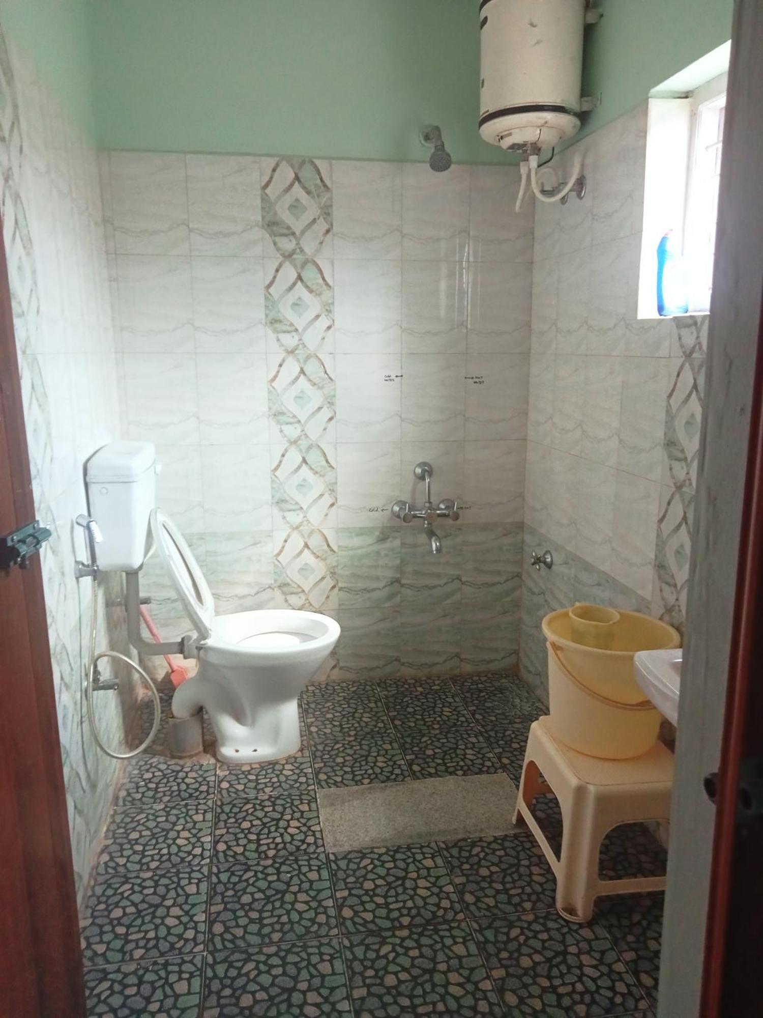 Eshwarkrupa Homestay Madikeri Bagian luar foto