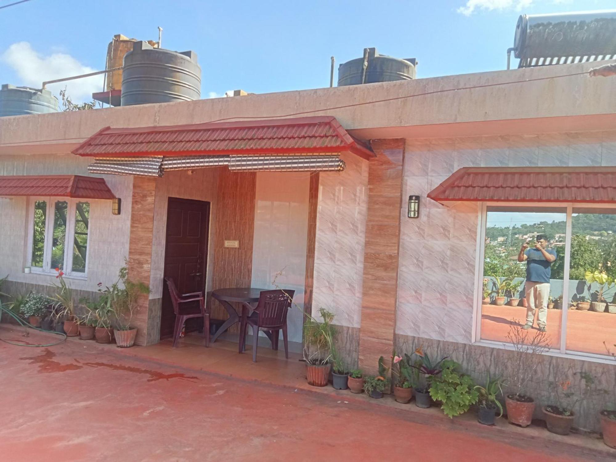 Eshwarkrupa Homestay Madikeri Bagian luar foto