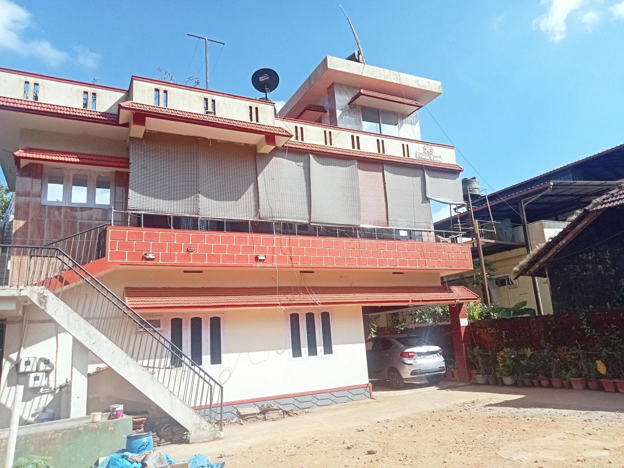 Eshwarkrupa Homestay Madikeri Bagian luar foto