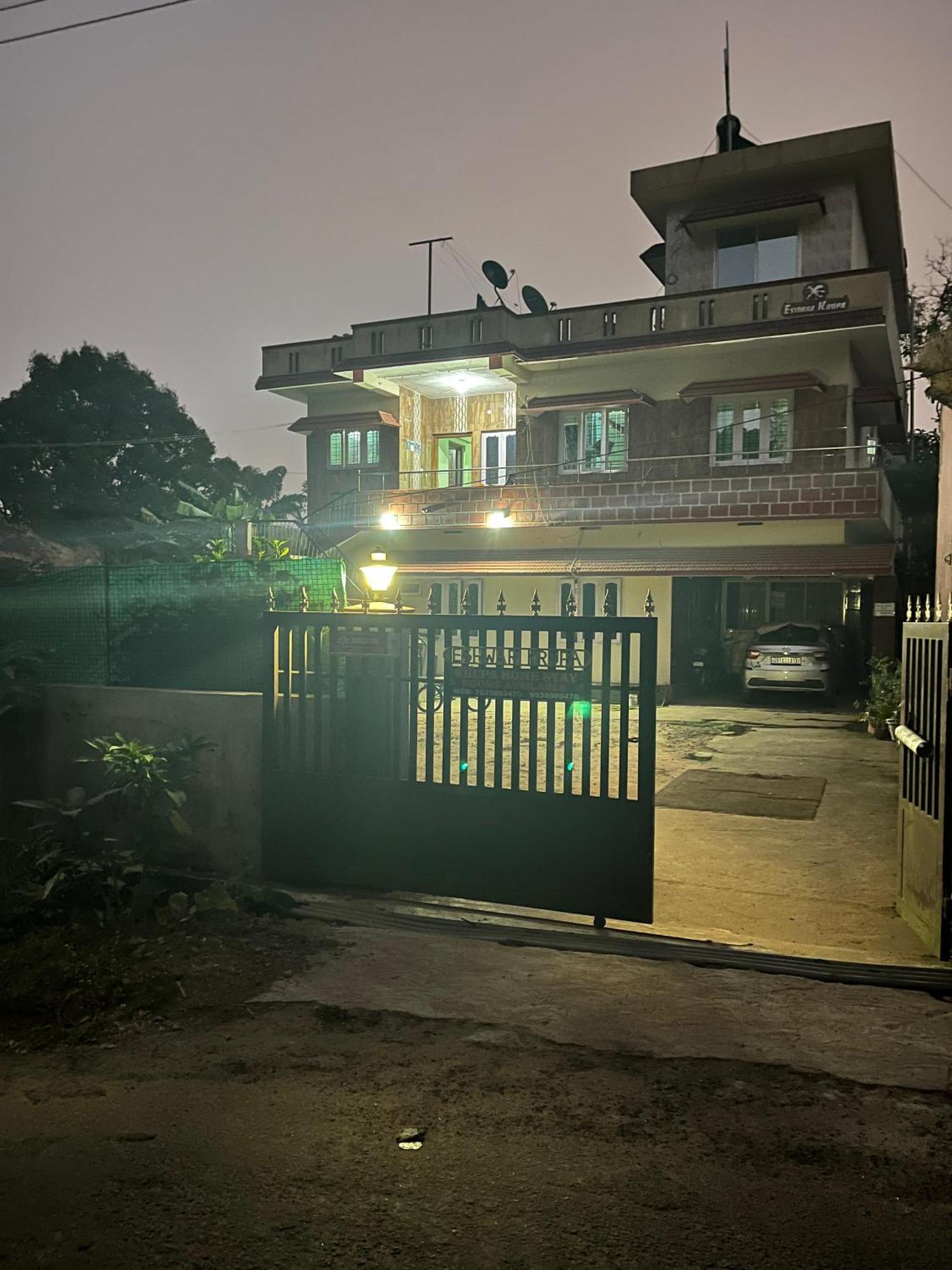 Eshwarkrupa Homestay Madikeri Bagian luar foto